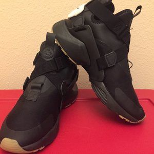 Nike Air Huarache City “Just Do It”  Sz. 11.5